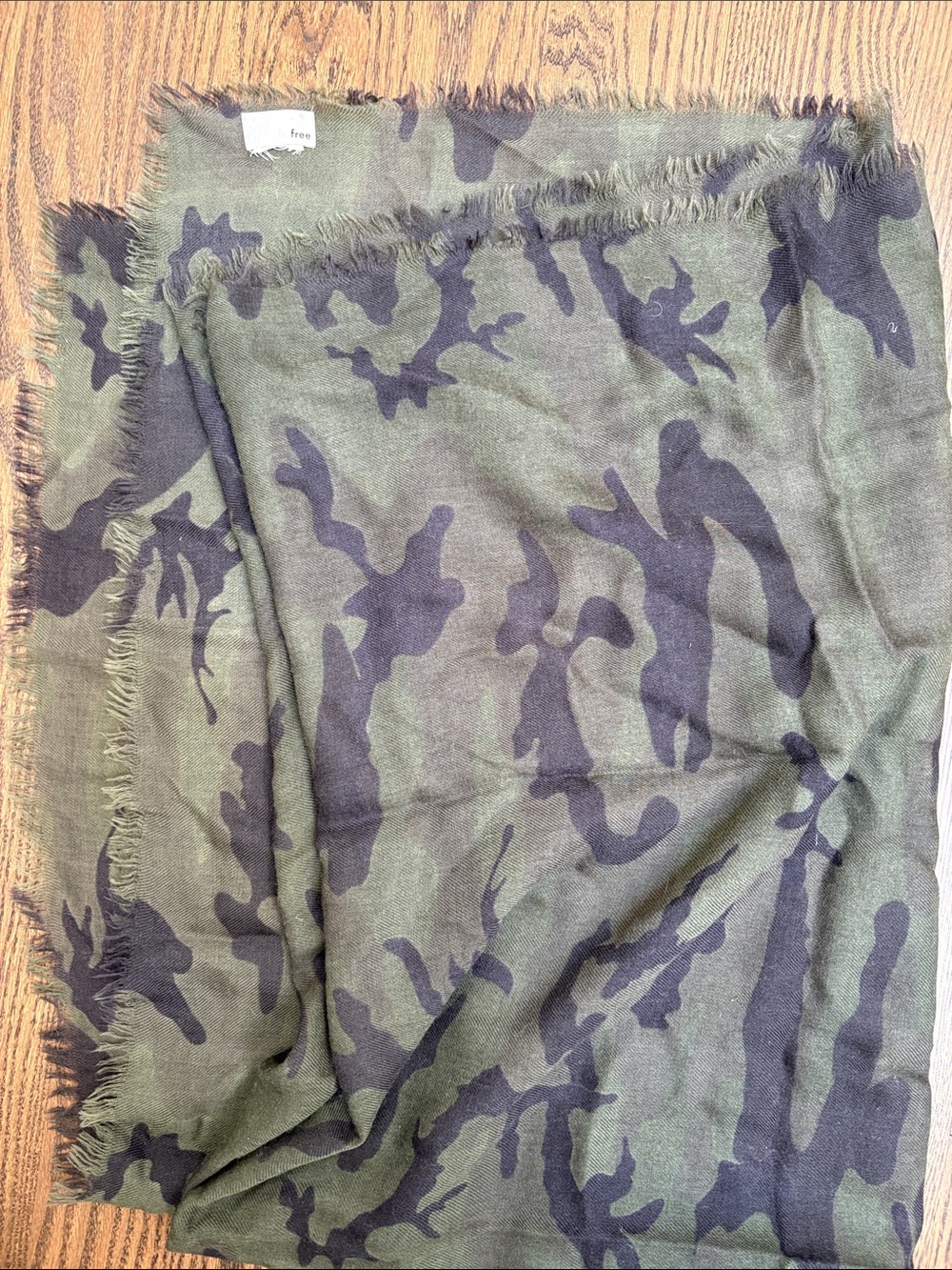 Wilfred Free camo blanket scarf - Picture 3 of 8